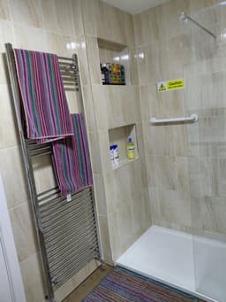 Downstairs shower room – sink and mirror