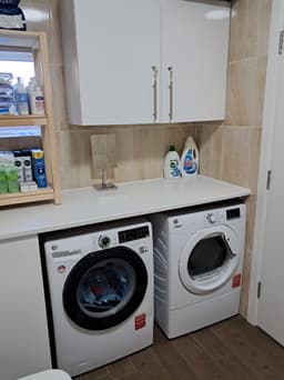 Downstairs bathroom – walk-in shower